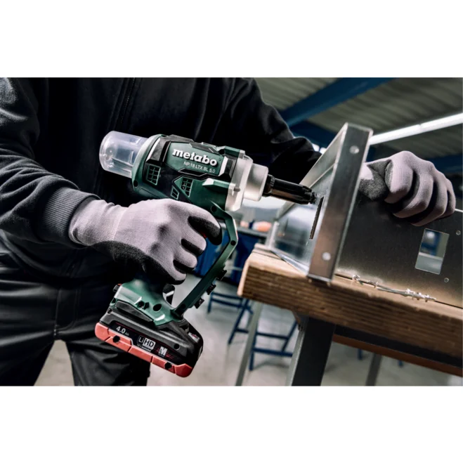 Metabo NP 18 LTX pri delu