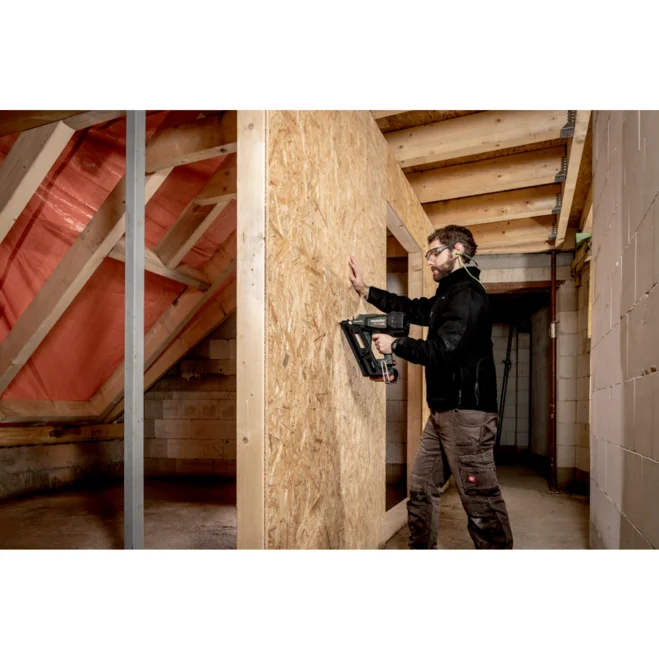 Metabo NFR 18 LTX 90 BL pri delu