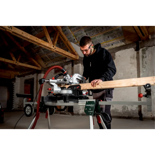 Metabo potezna žaga KGS 216 M