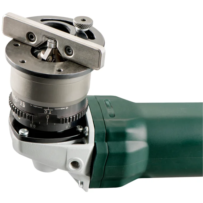Metabo KFM 9-3 RF pri delu